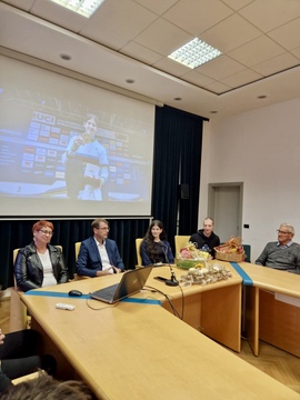 Sprejem kolesarke Nežke Libnik in KK Ravne (2)